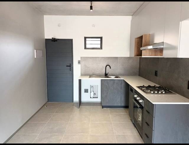 2 BEDROOM APARTMENT FOR SALE IN WATERKLOOF RIDGE